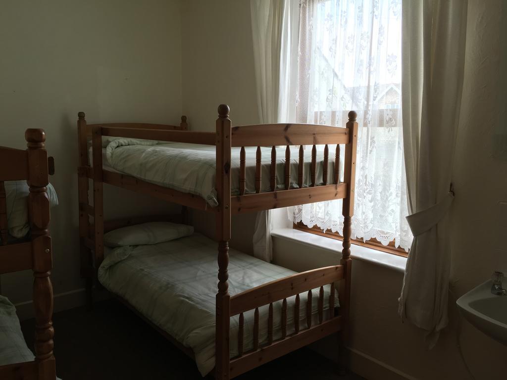 Carisbrooke House Guest House Сандаун Екстериор снимка